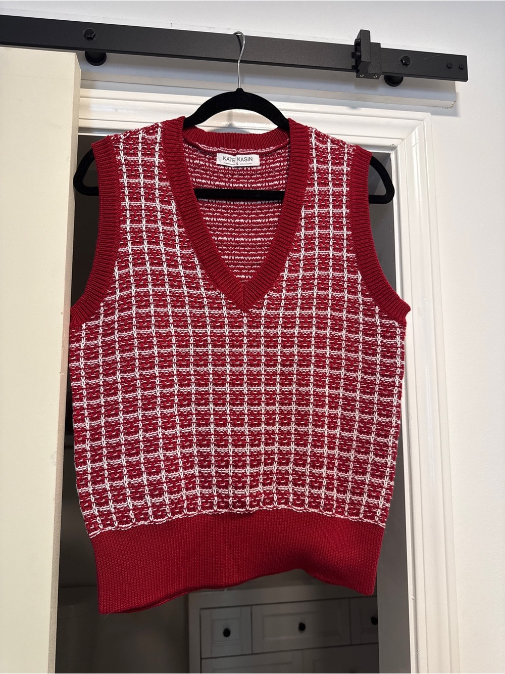 Kate Kasin Red V-Neck Sleeveless Sweater Vest